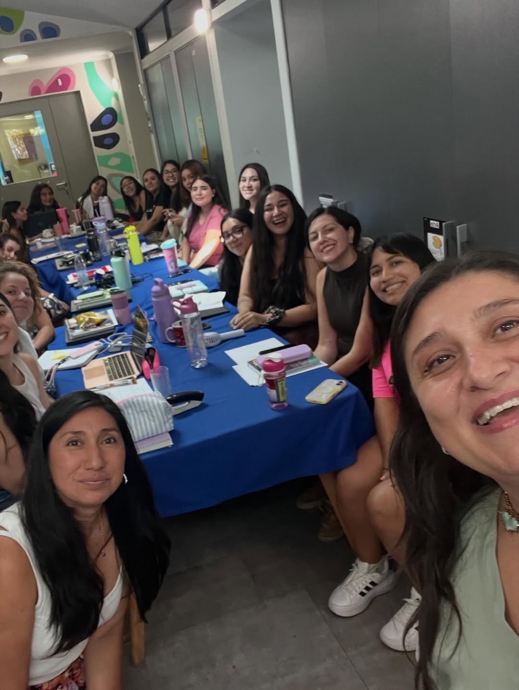 Equipo docente durante un taller de Etlas Learning